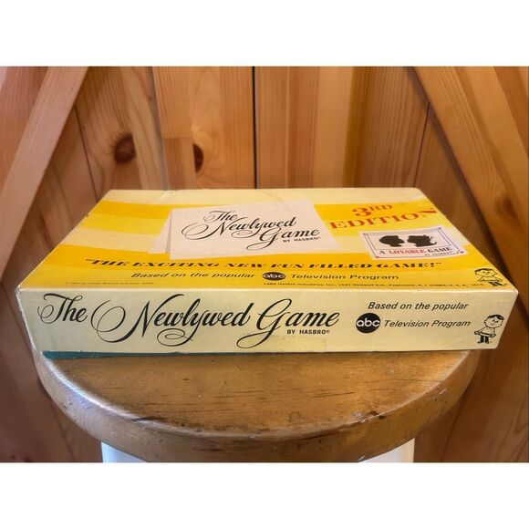 VINTAGE 1969 HASBRO THE NEWLYWED GAME 3RD EDITION (5615) - Picture 6 of 10
